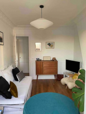 Charmant Appartement Typique Parisien